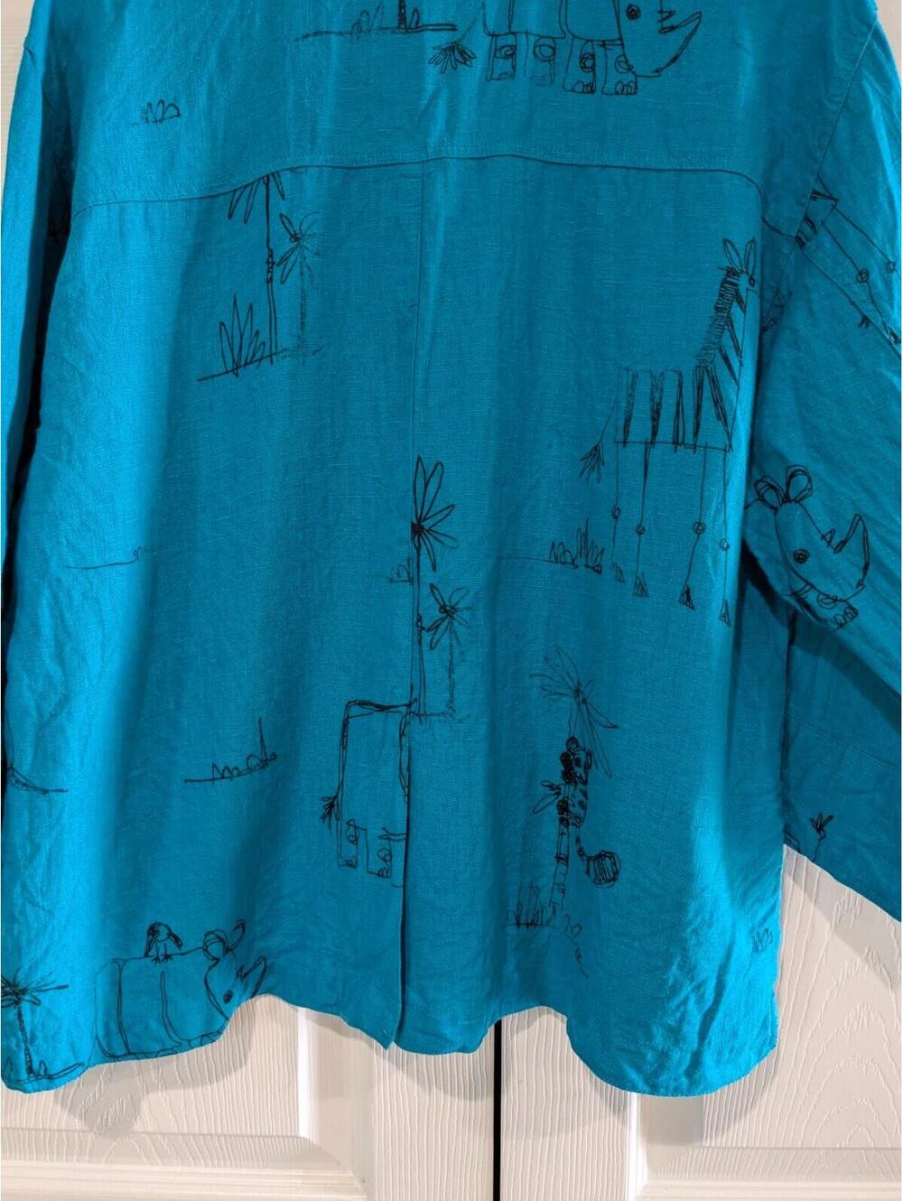 Chico's Women's Animal Print Linen Shirt, Size 2, Blue, 3/4 Sleeves, Button Down - Picture 10 of 13